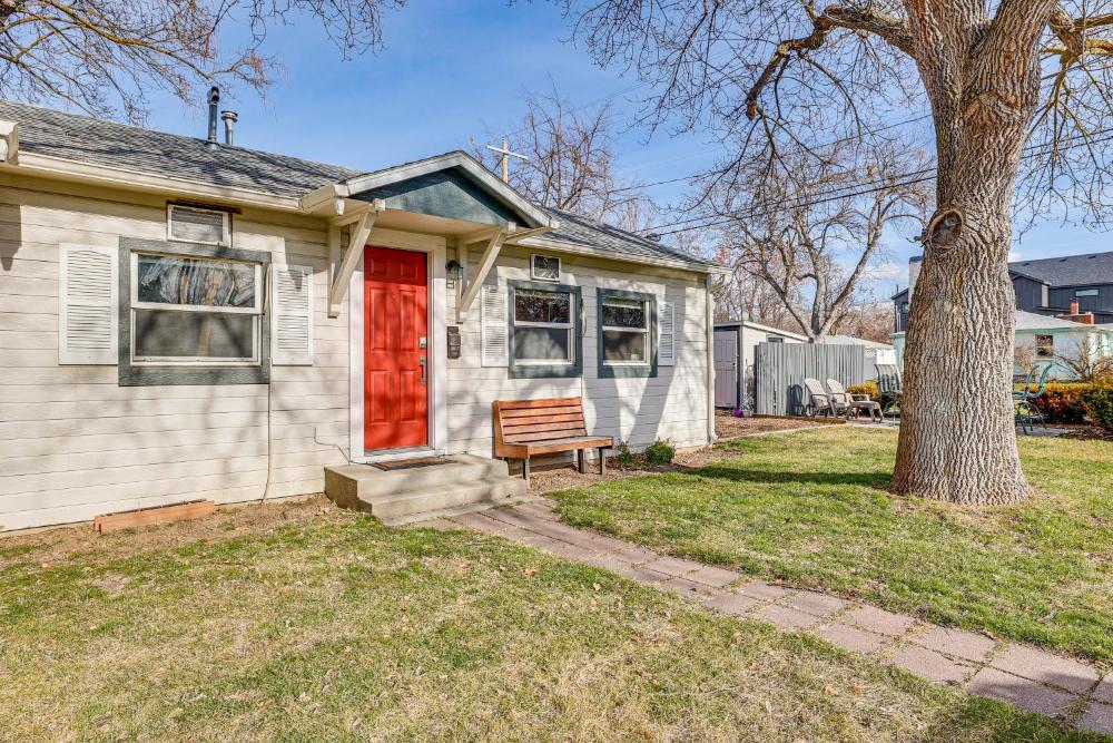 1 Mi to Camels Back Park Boise Studio with Patio!